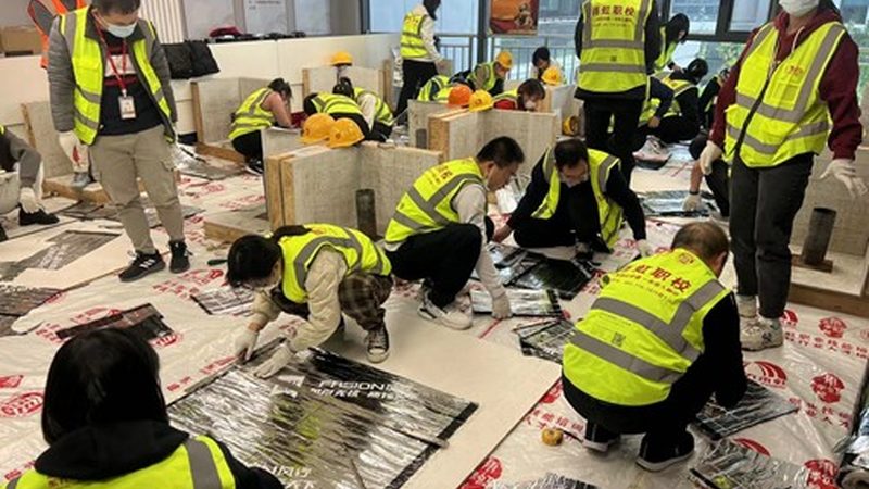 那么，少儿编程网课一对一的价格是多少呢？价格因素主要受以下几方面影响：